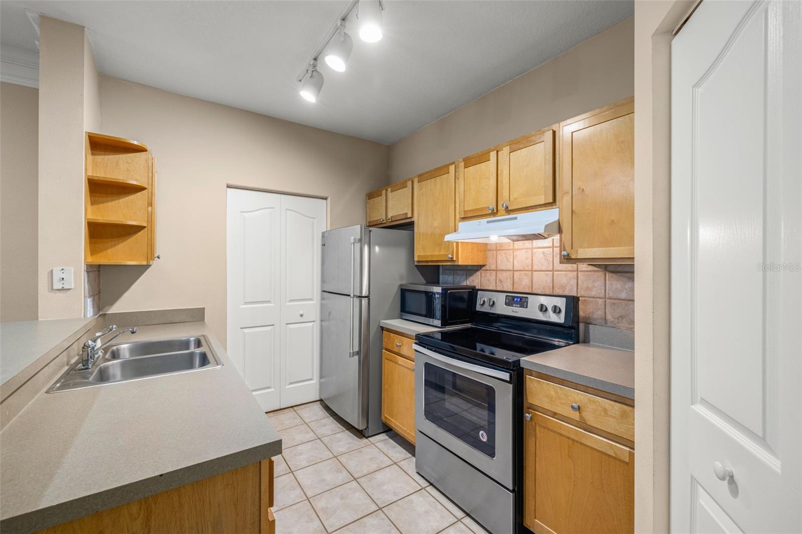 Image 8 of 25 For 4207 Dale Mabry Highway 4305