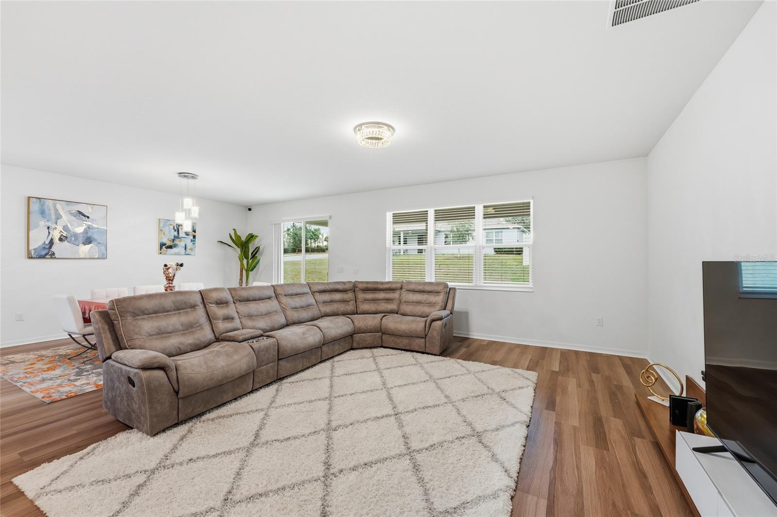 Image 13 of 25 For 2081 Malbec Court