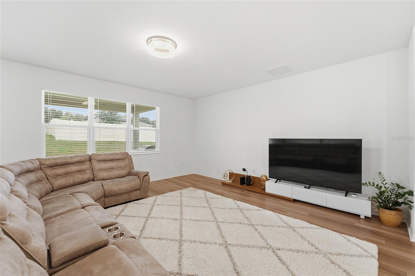 Image 6 of 25 For 2081 Malbec Court