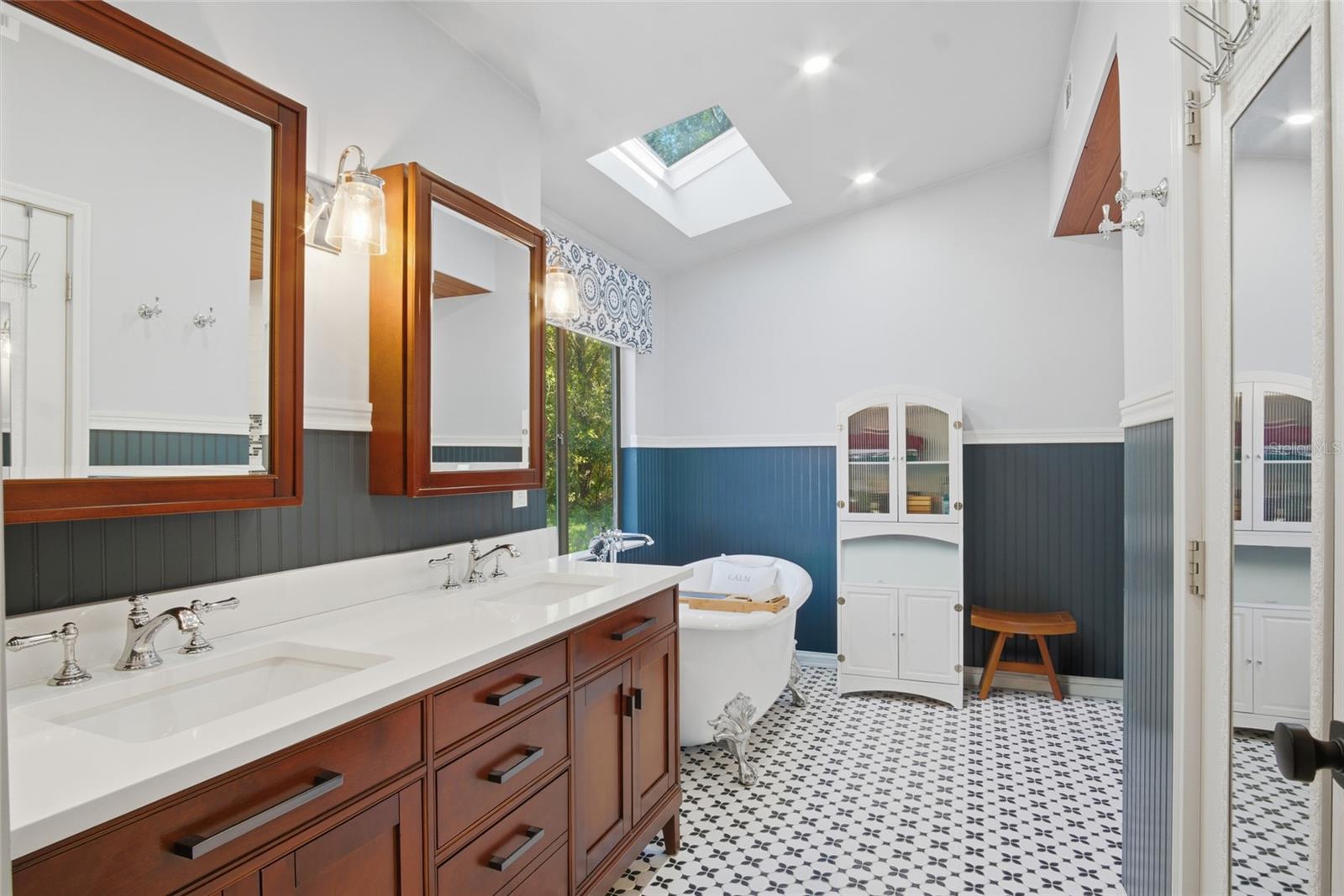 Image 42 of 71 For 55 Oak Hollow Drive