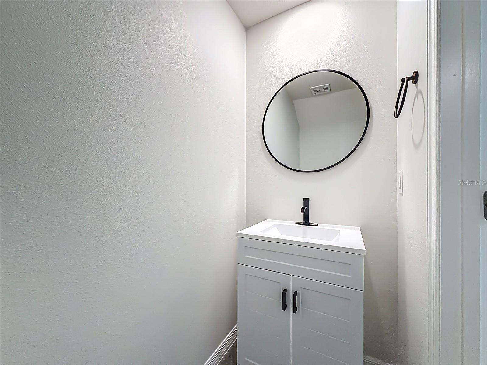 Image 21 of 60 For 6687 81st Loop