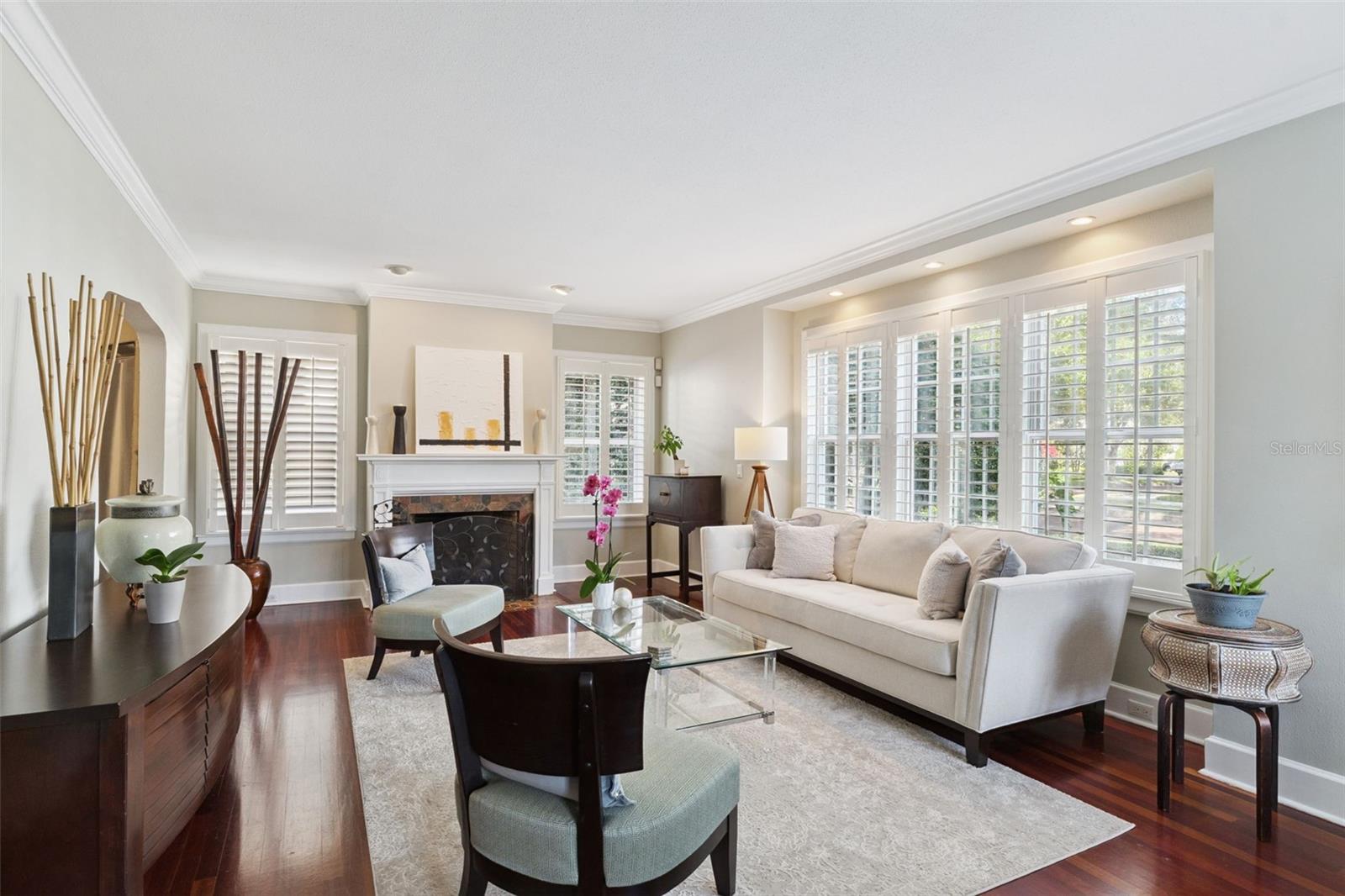 Image 10 of 73 For 910 Alameda Street