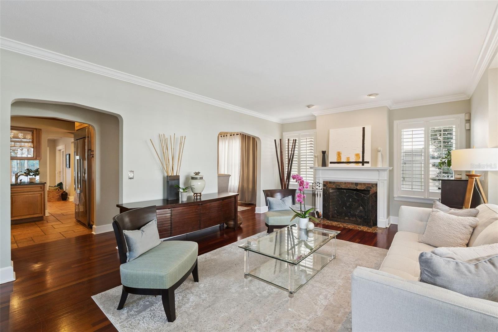 Image 12 of 73 For 910 Alameda Street