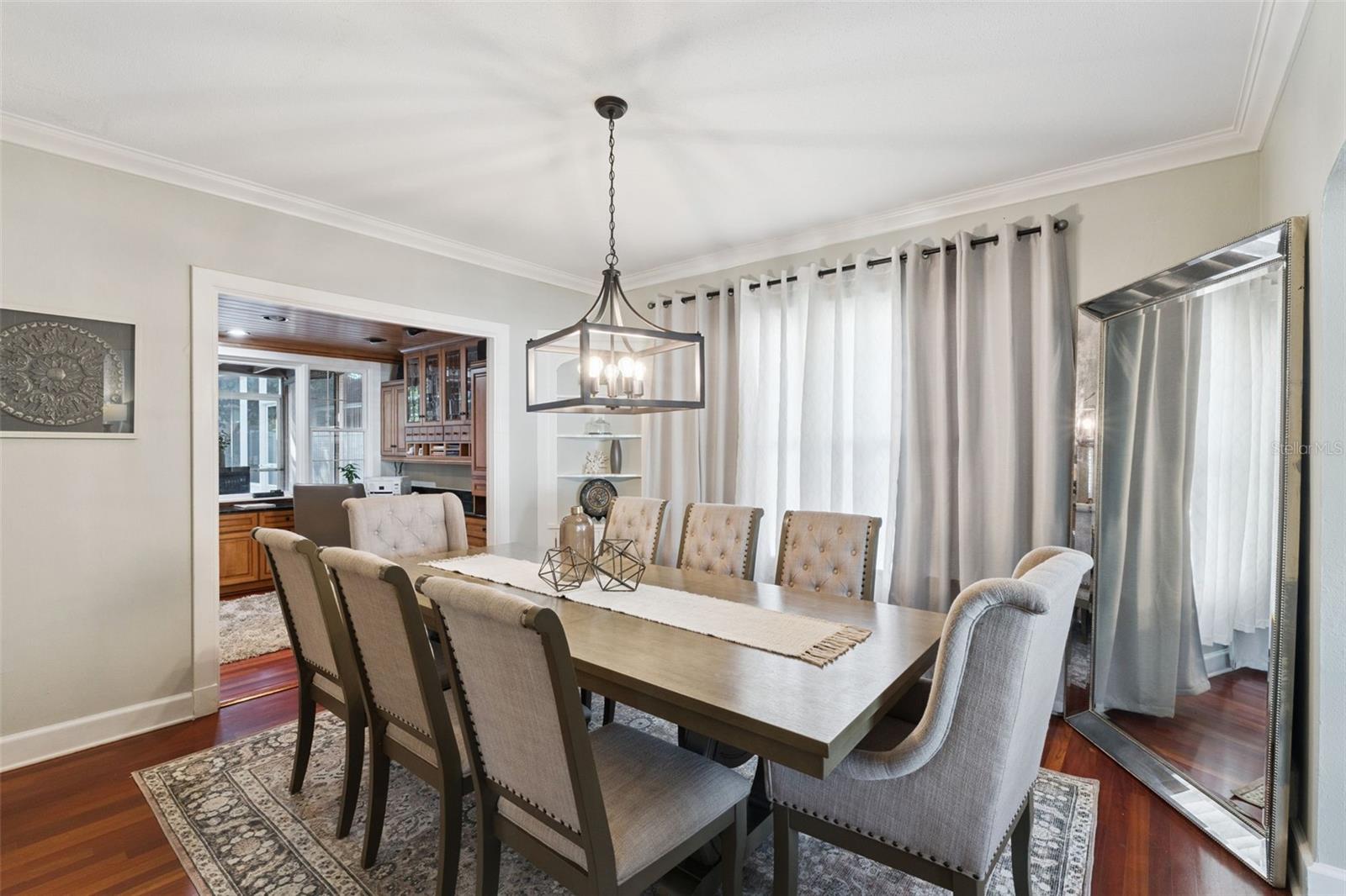 Image 14 of 73 For 910 Alameda Street