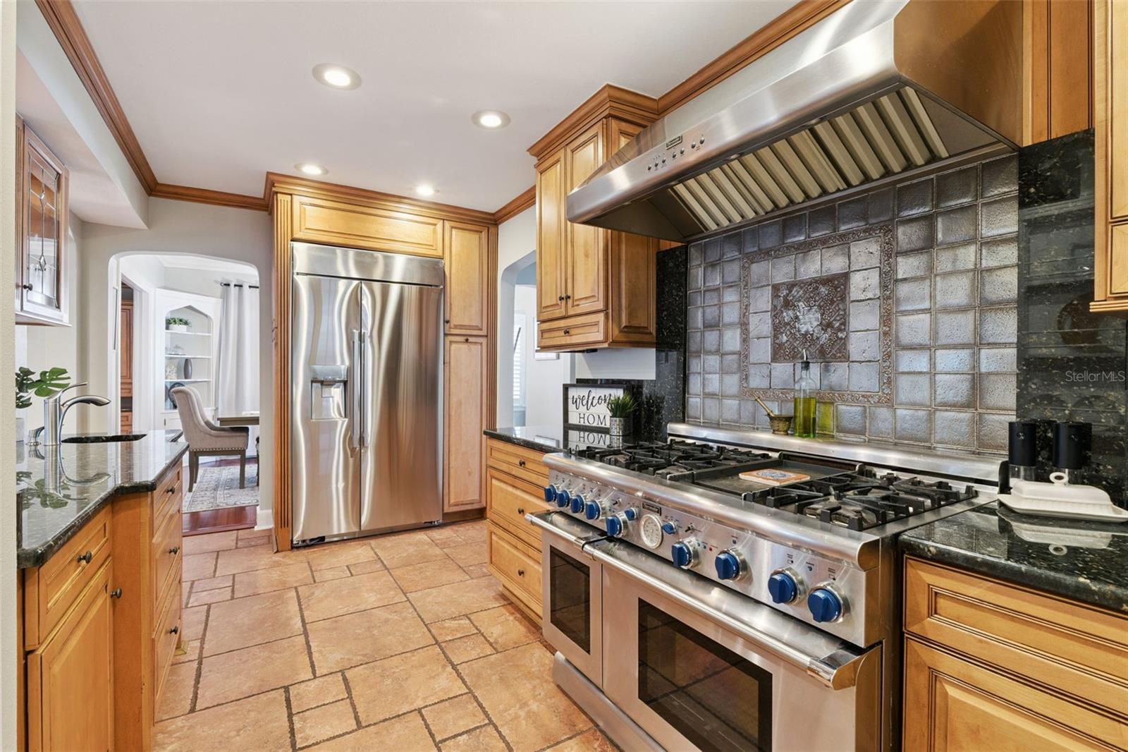 Image 17 of 73 For 910 Alameda Street