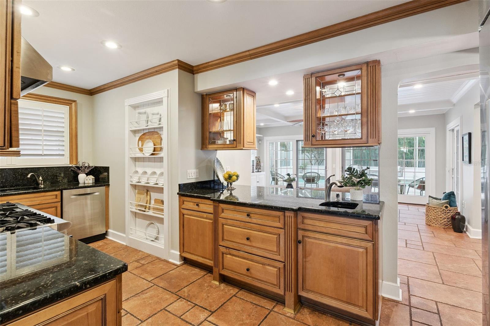 Image 19 of 73 For 910 Alameda Street