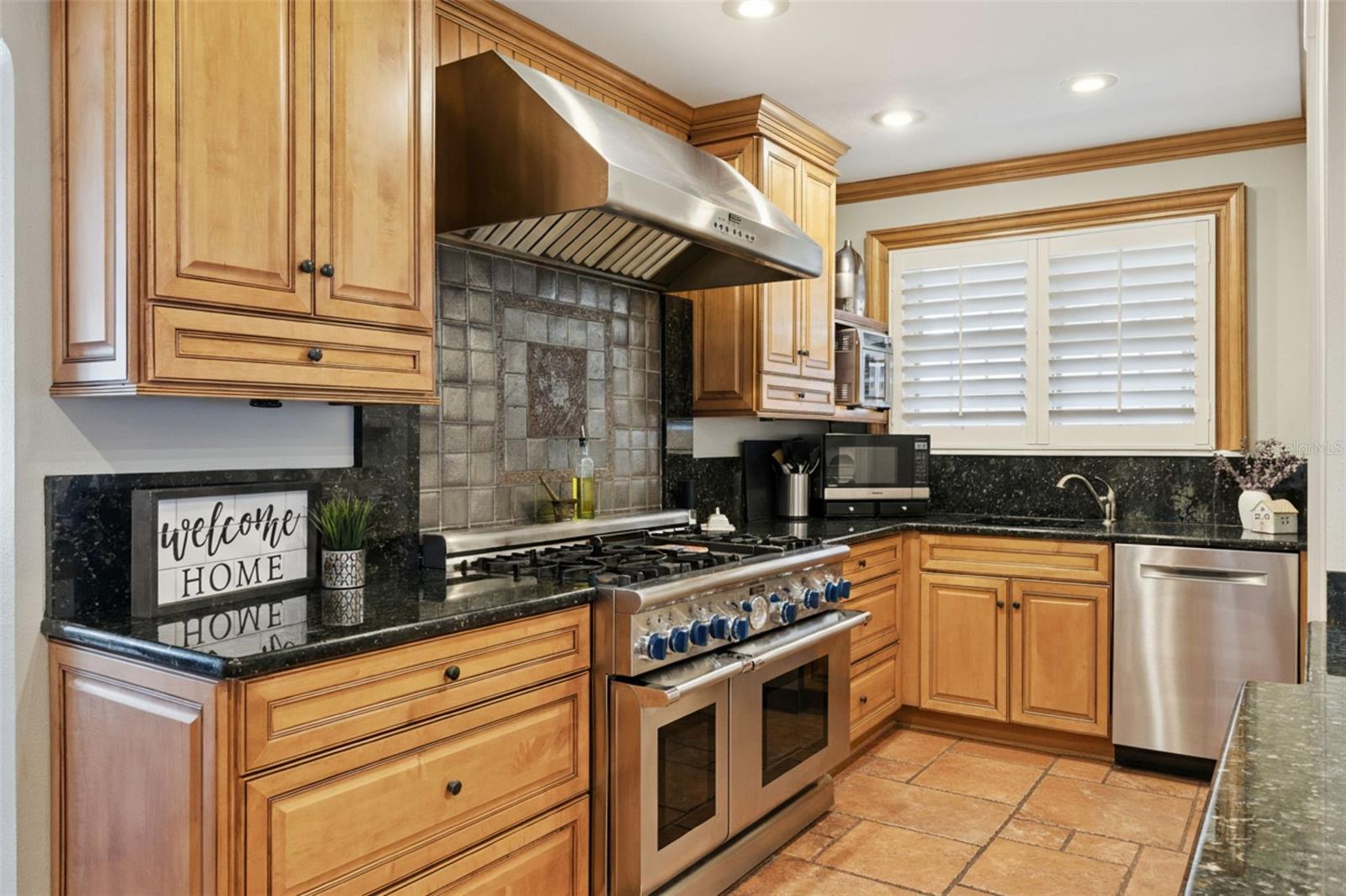 Image 21 of 73 For 910 Alameda Street