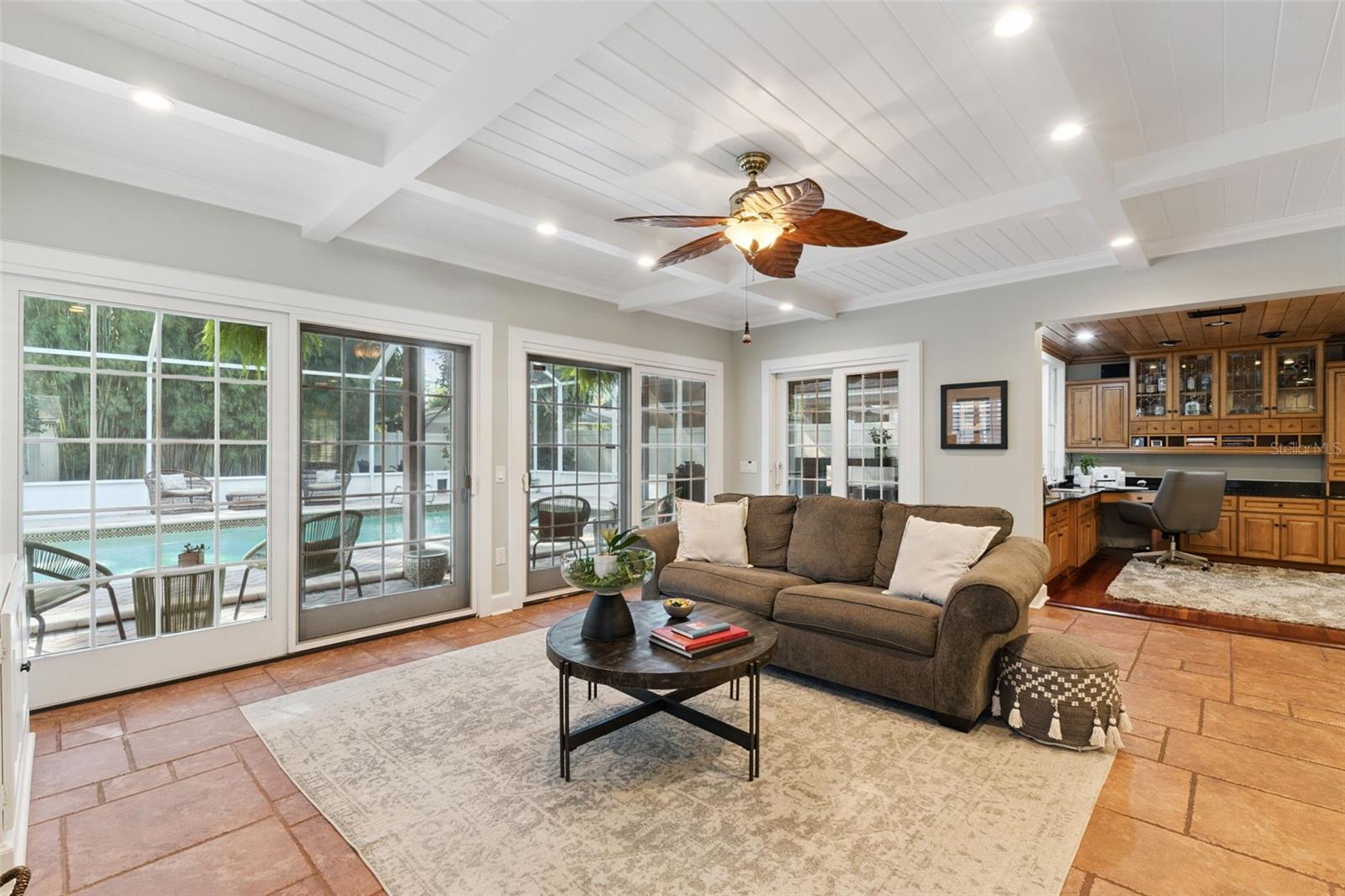 Image 25 of 73 For 910 Alameda Street