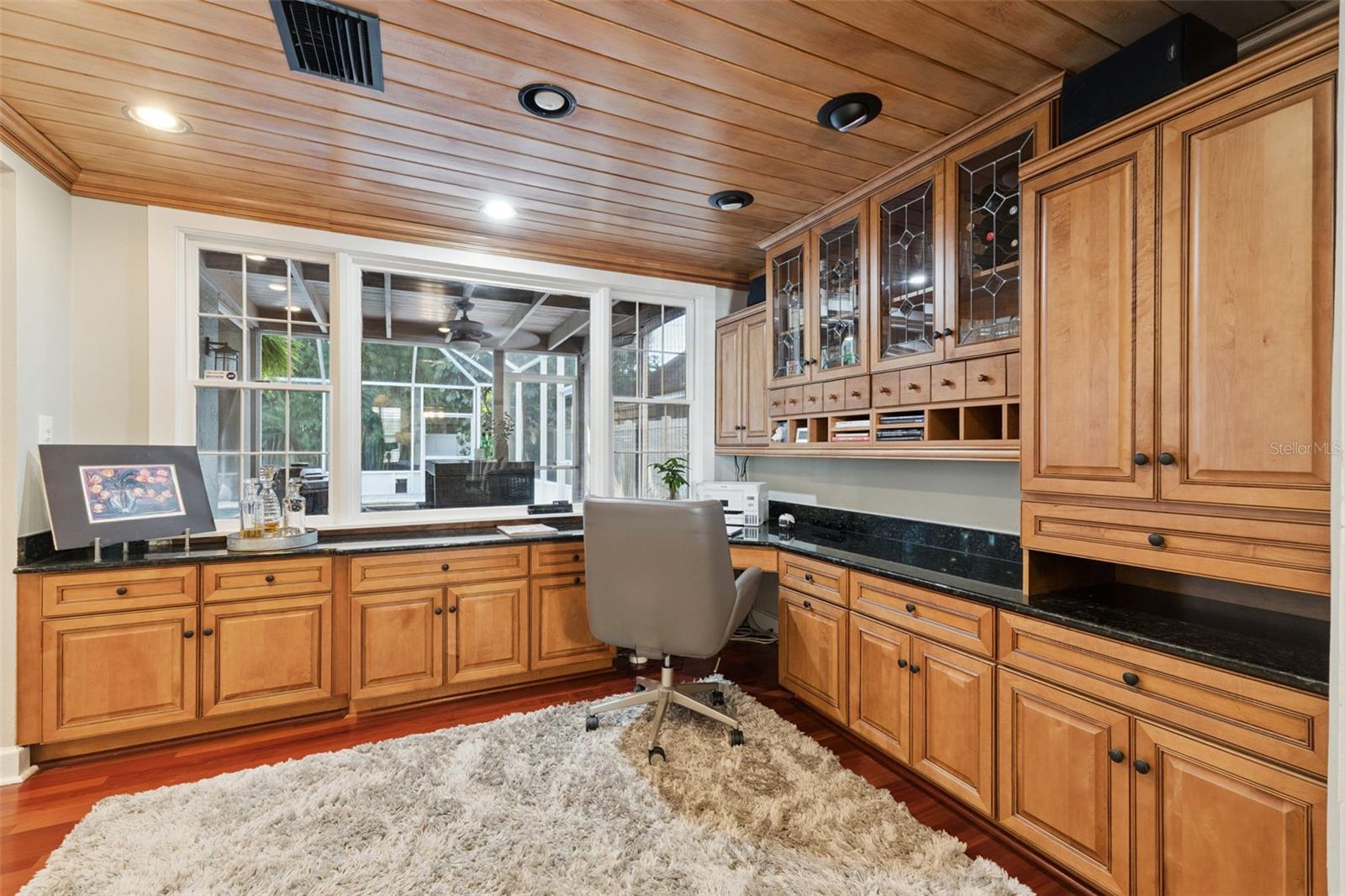 Image 28 of 73 For 910 Alameda Street