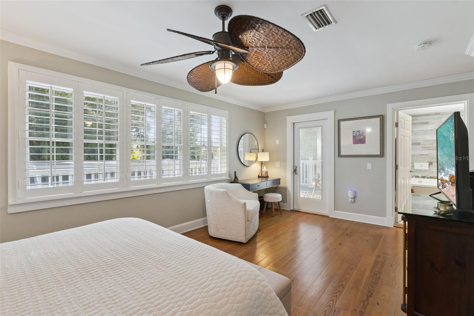 Image 32 of 73 For 910 Alameda Street