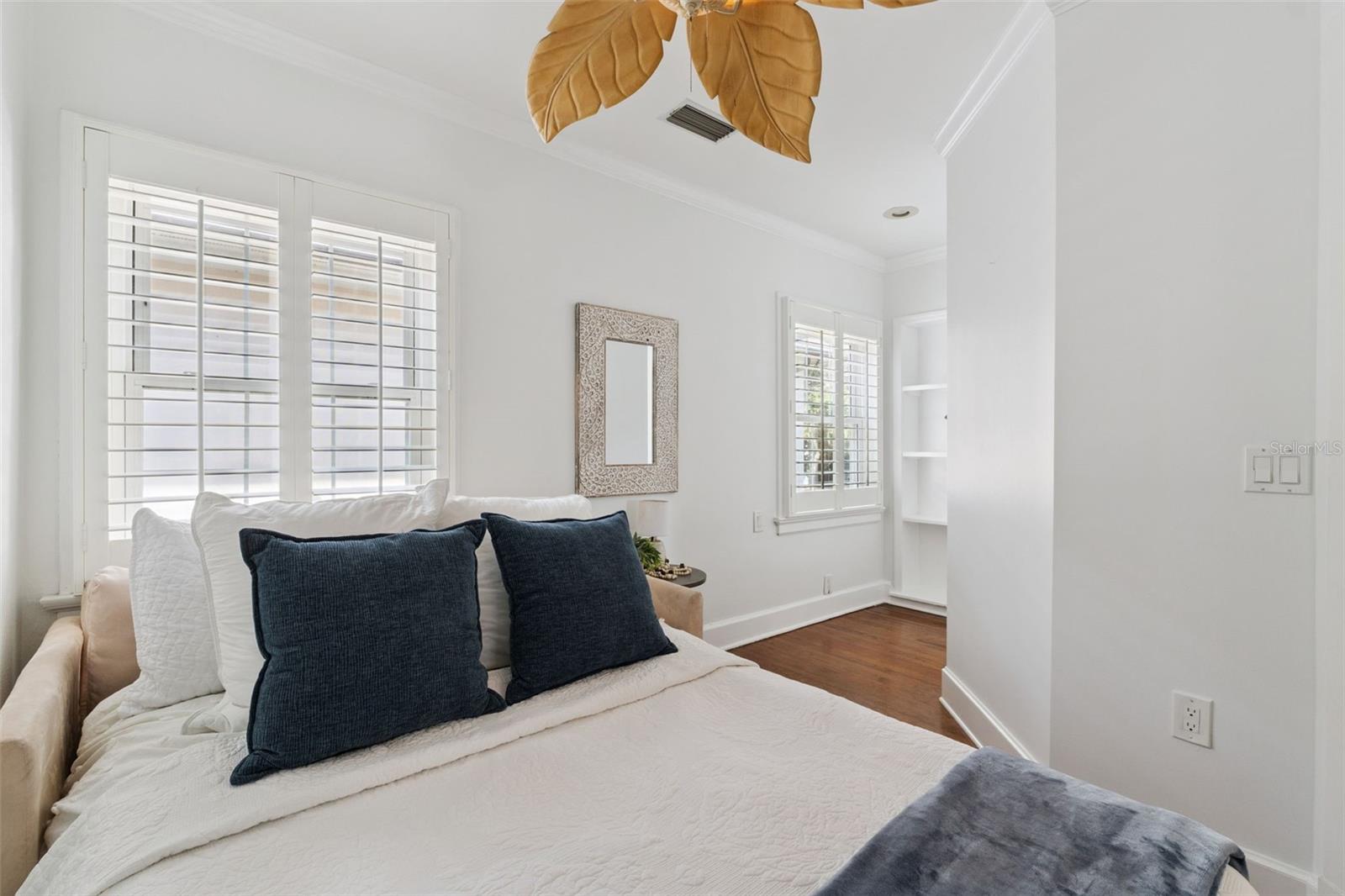 Image 43 of 73 For 910 Alameda Street