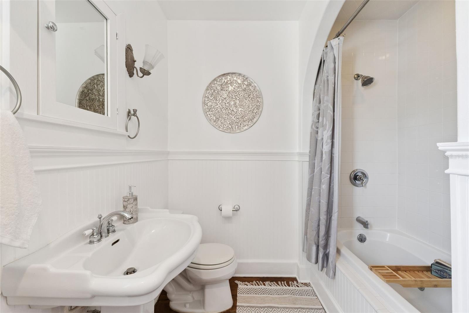 Image 44 of 73 For 910 Alameda Street