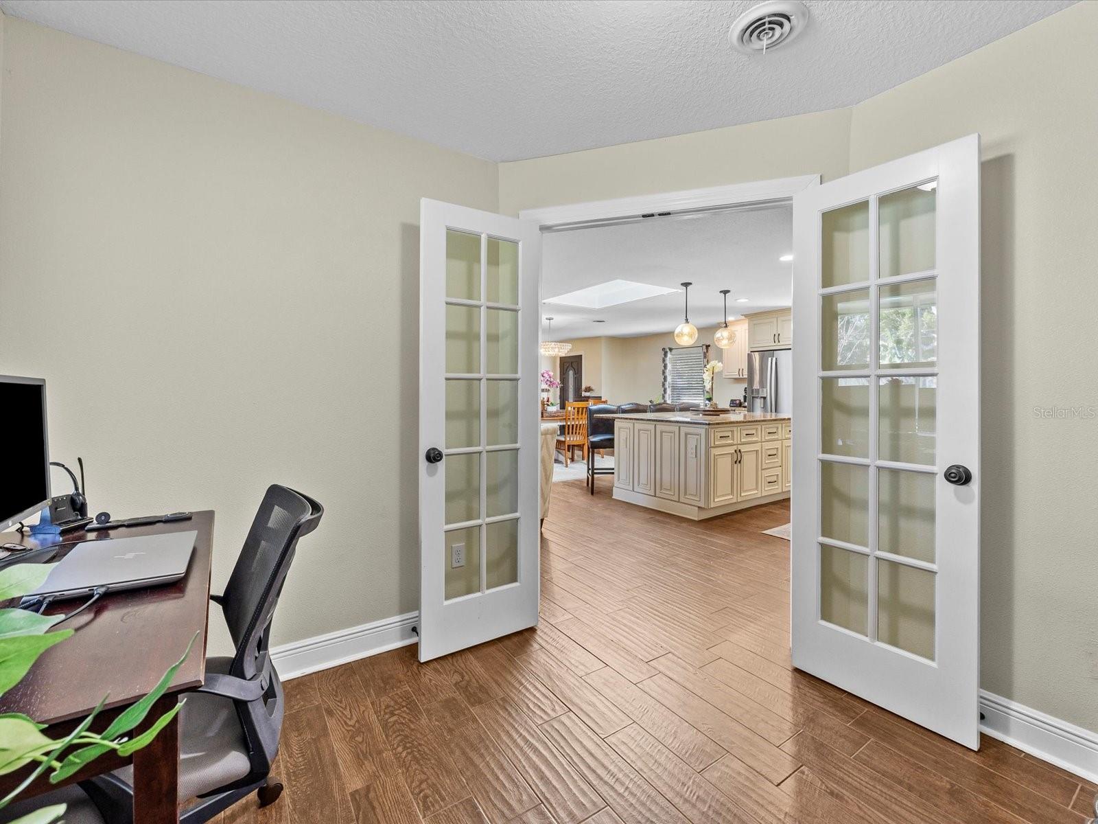 Image 11 of 32 For 630 Saint Dunstan Way