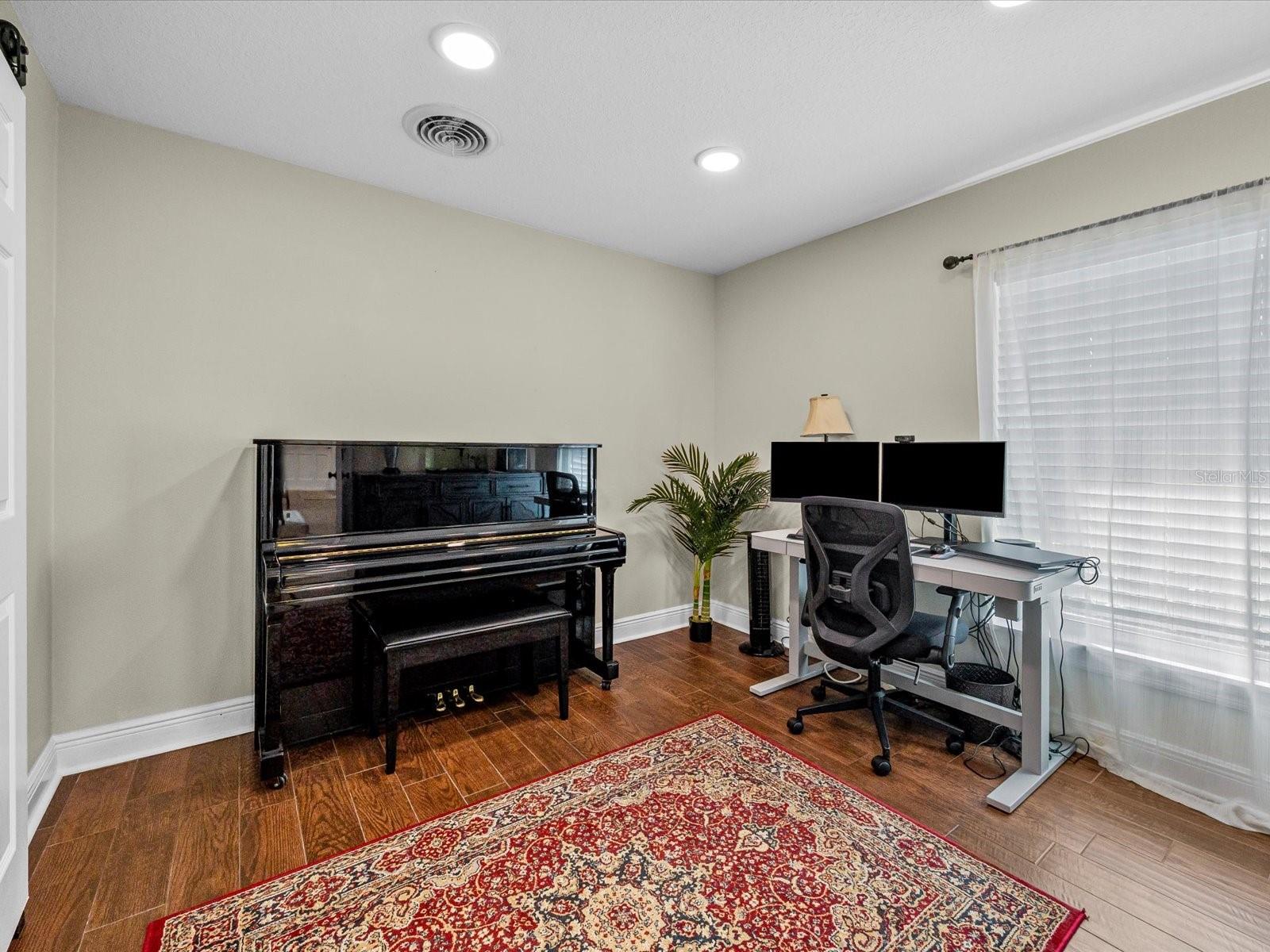 Image 12 of 32 For 630 Saint Dunstan Way