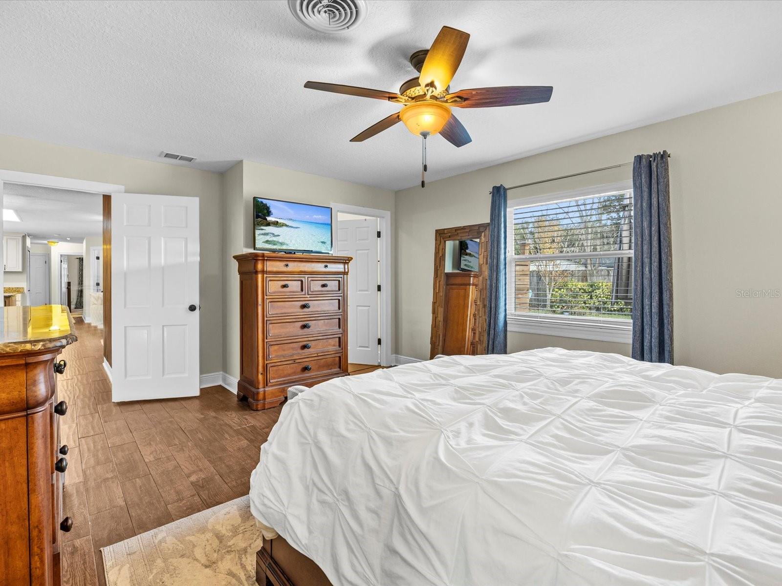 Image 15 of 32 For 630 Saint Dunstan Way