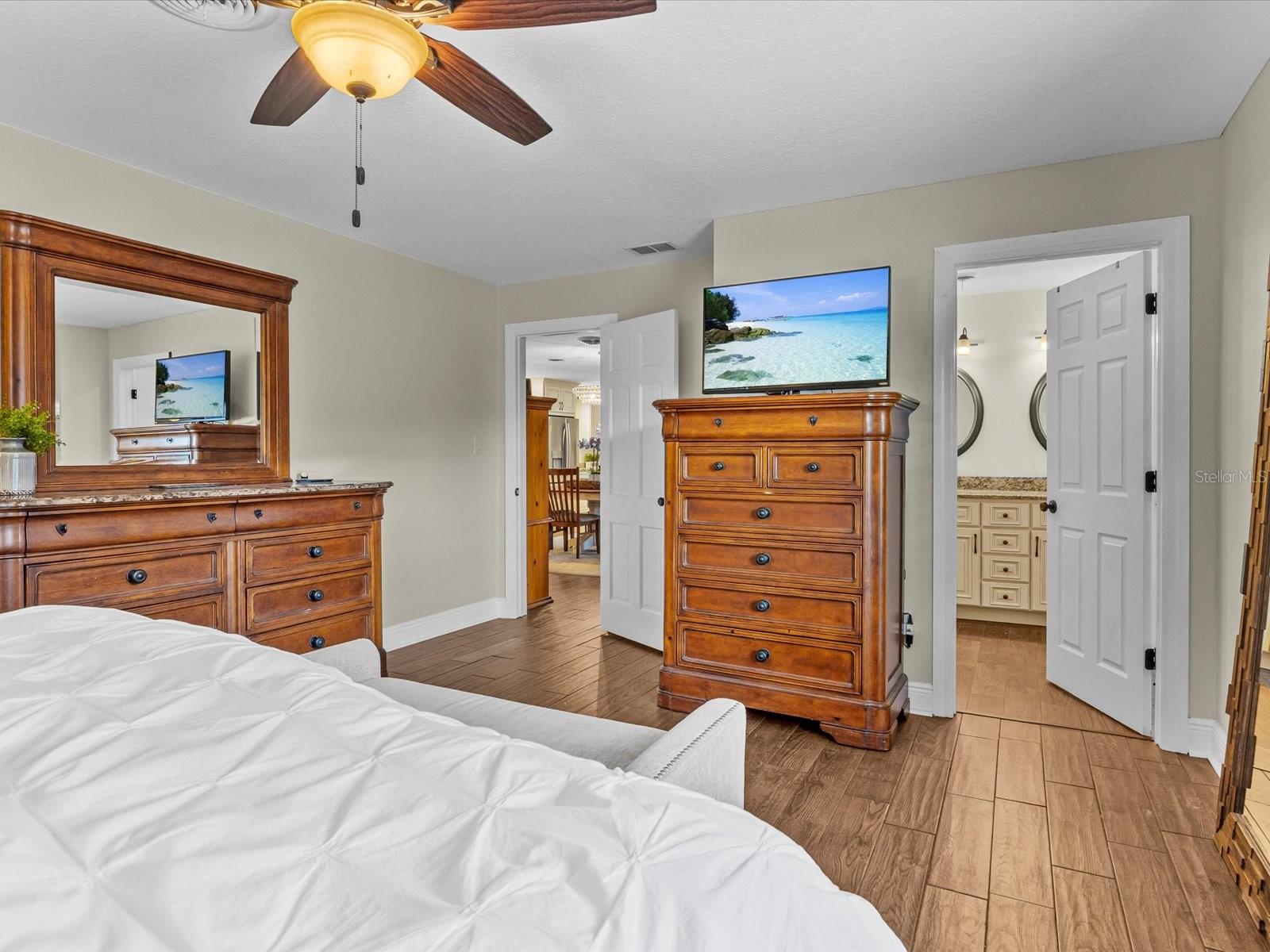 Image 16 of 32 For 630 Saint Dunstan Way