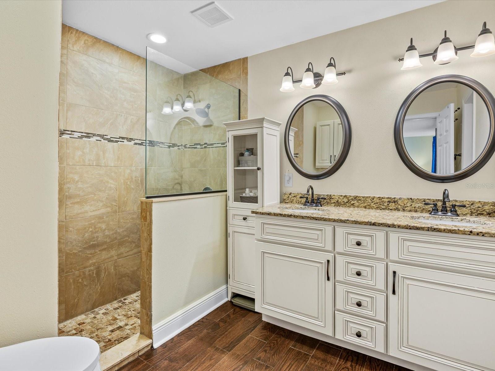 Image 17 of 32 For 630 Saint Dunstan Way