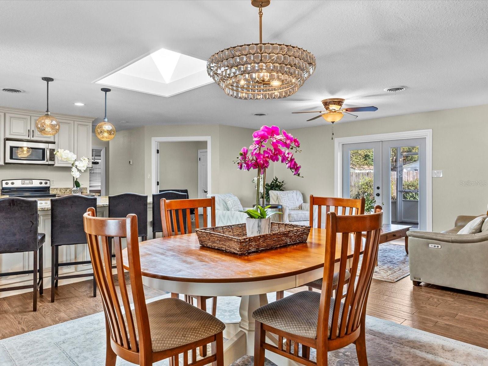 Image 2 of 32 For 630 Saint Dunstan Way