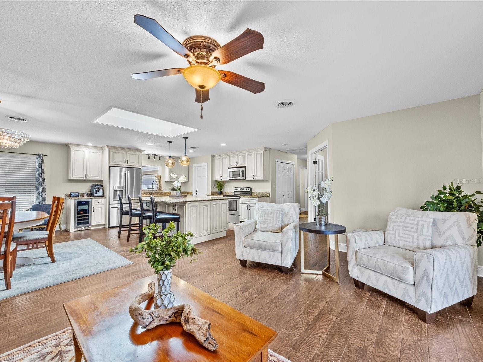 Image 7 of 32 For 630 Saint Dunstan Way