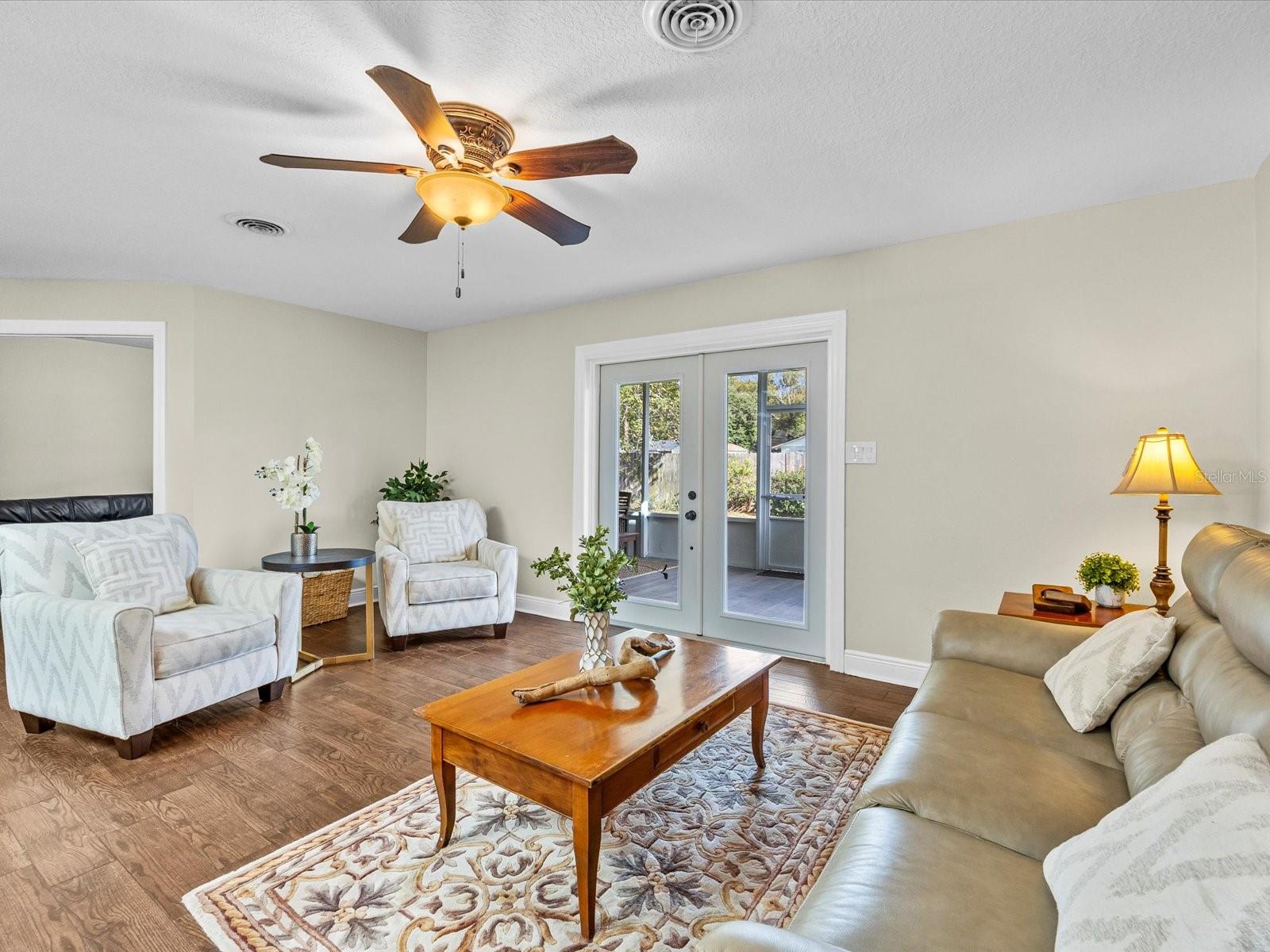 Image 9 of 32 For 630 Saint Dunstan Way