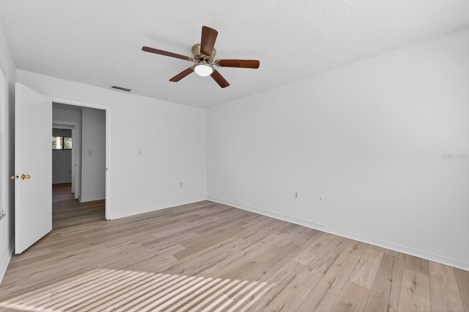 Image 11 of 27 For 5083 Ernst Court 62