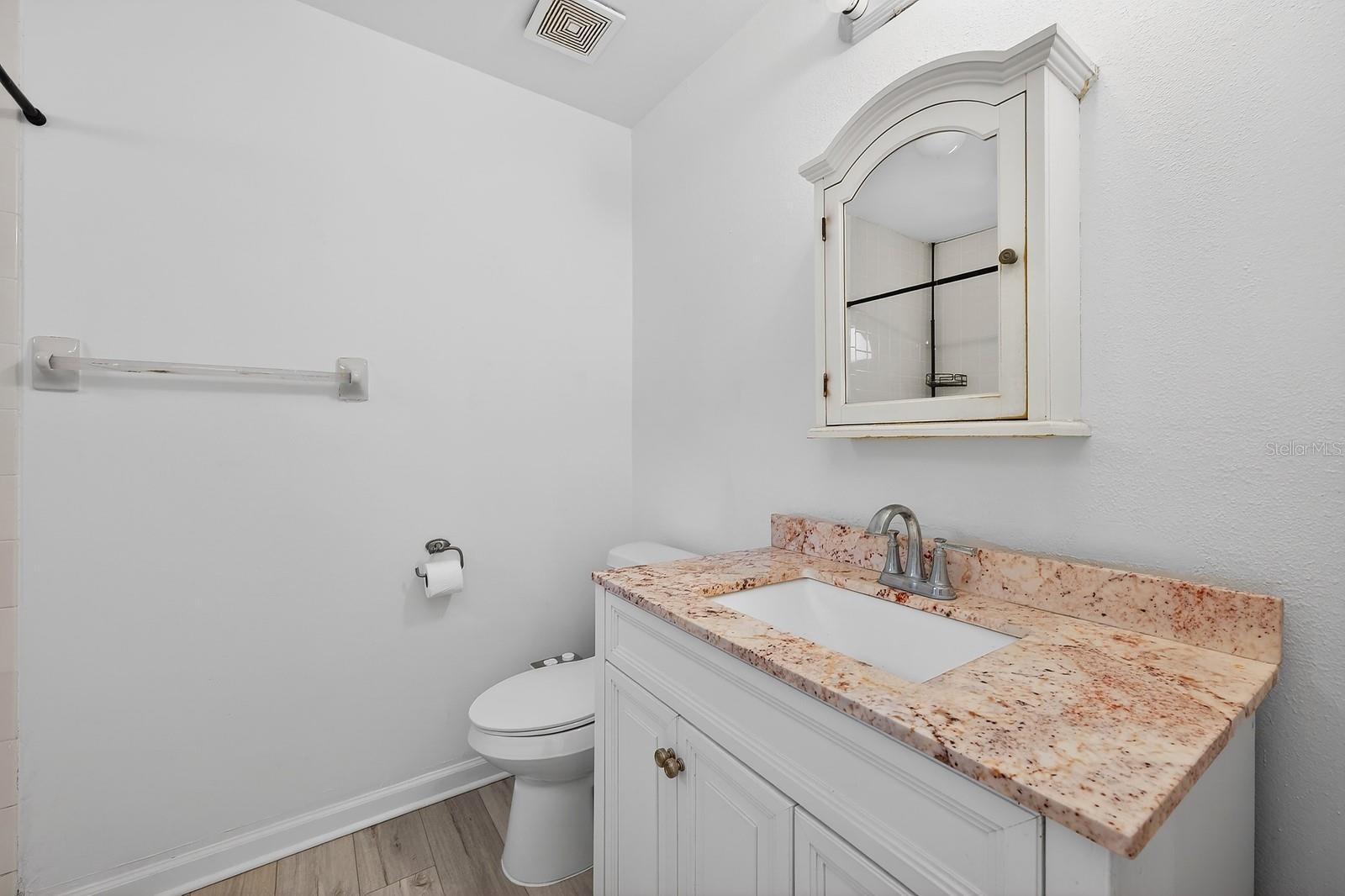 Image 12 of 27 For 5083 Ernst Court 62