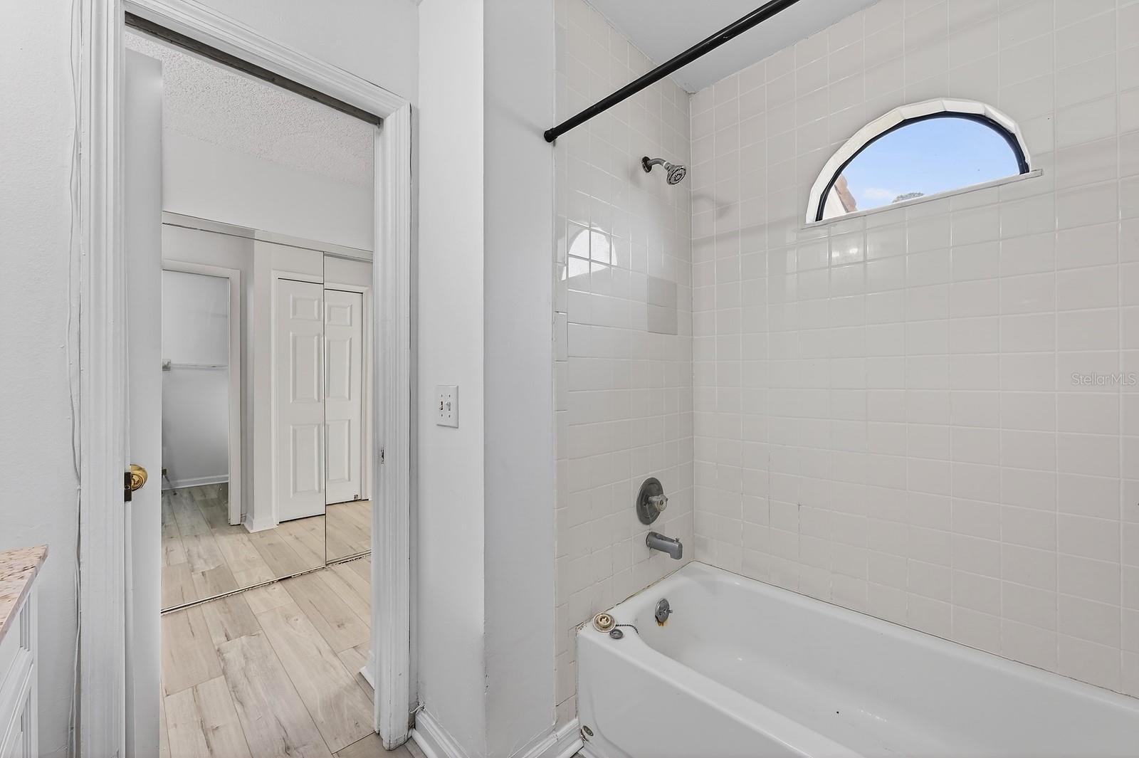 Image 13 of 27 For 5083 Ernst Court 62