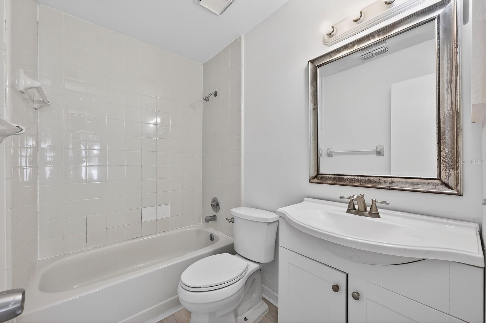 Image 17 of 27 For 5083 Ernst Court 62