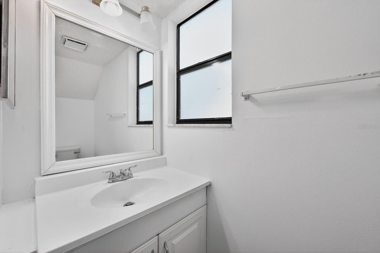 Image 18 of 27 For 5083 Ernst Court 62