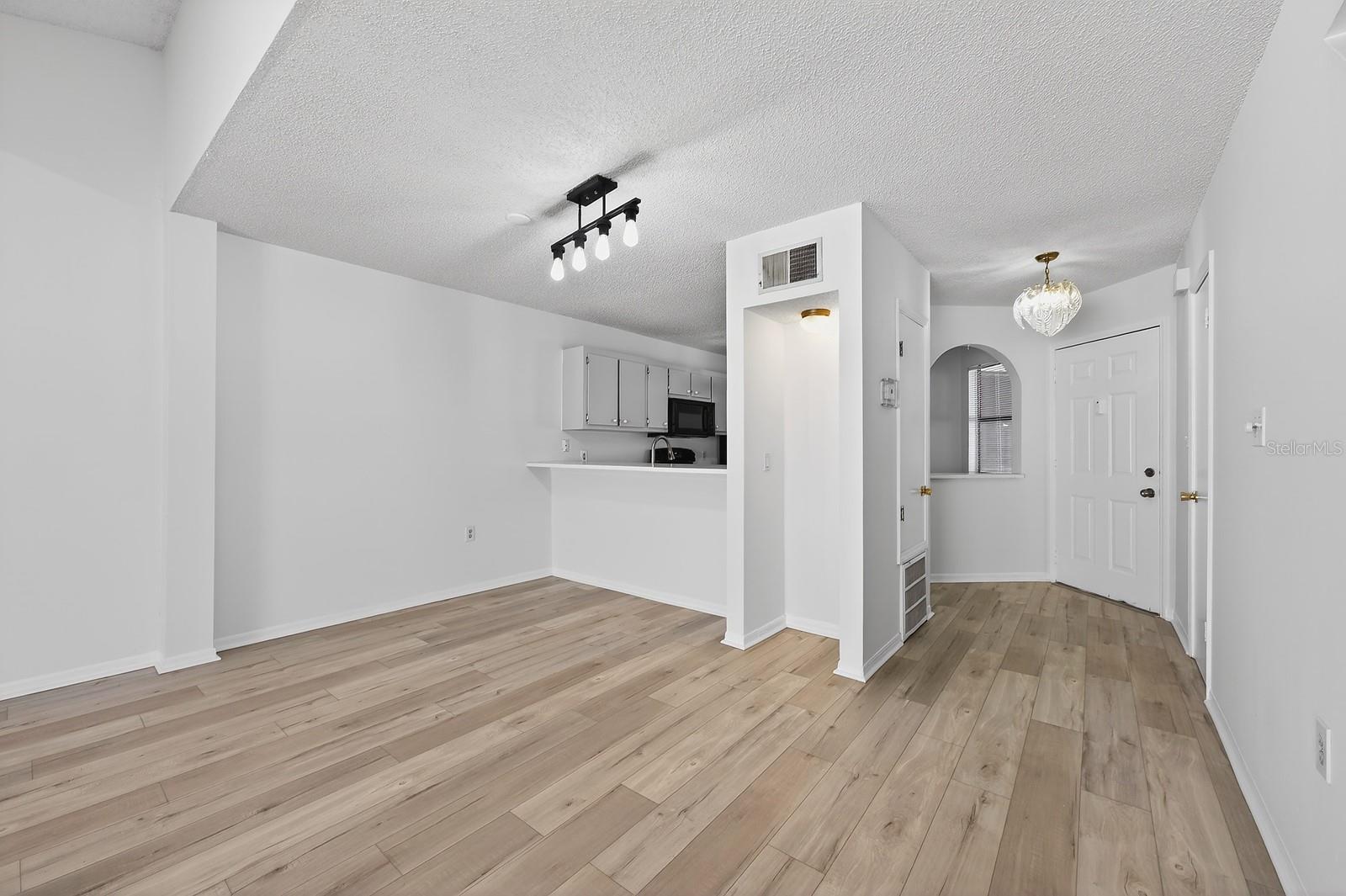 Image 24 of 27 For 5083 Ernst Court 62