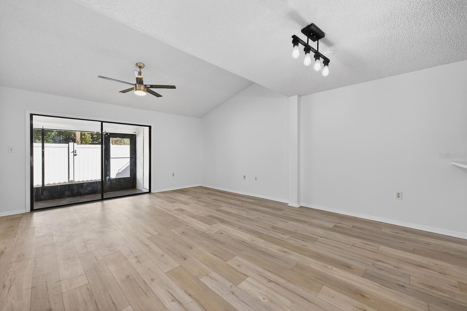 Image 4 of 27 For 5083 Ernst Court 62