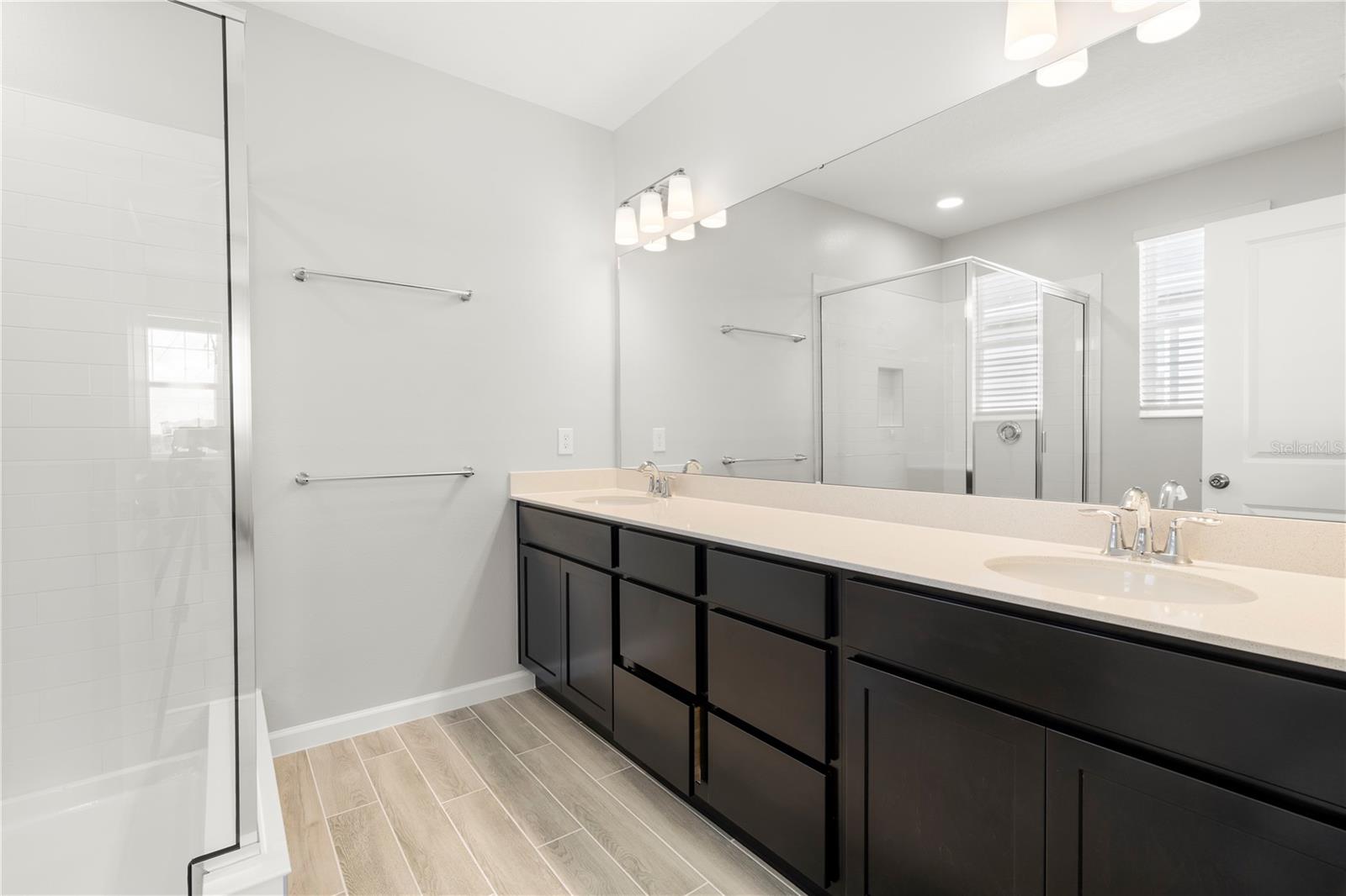 Image 17 of 28 For 9368 Bolshoi Alley