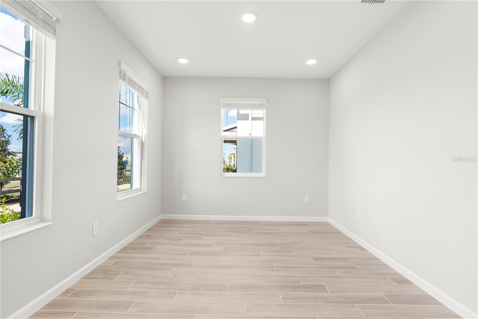 Image 3 of 28 For 9368 Bolshoi Alley