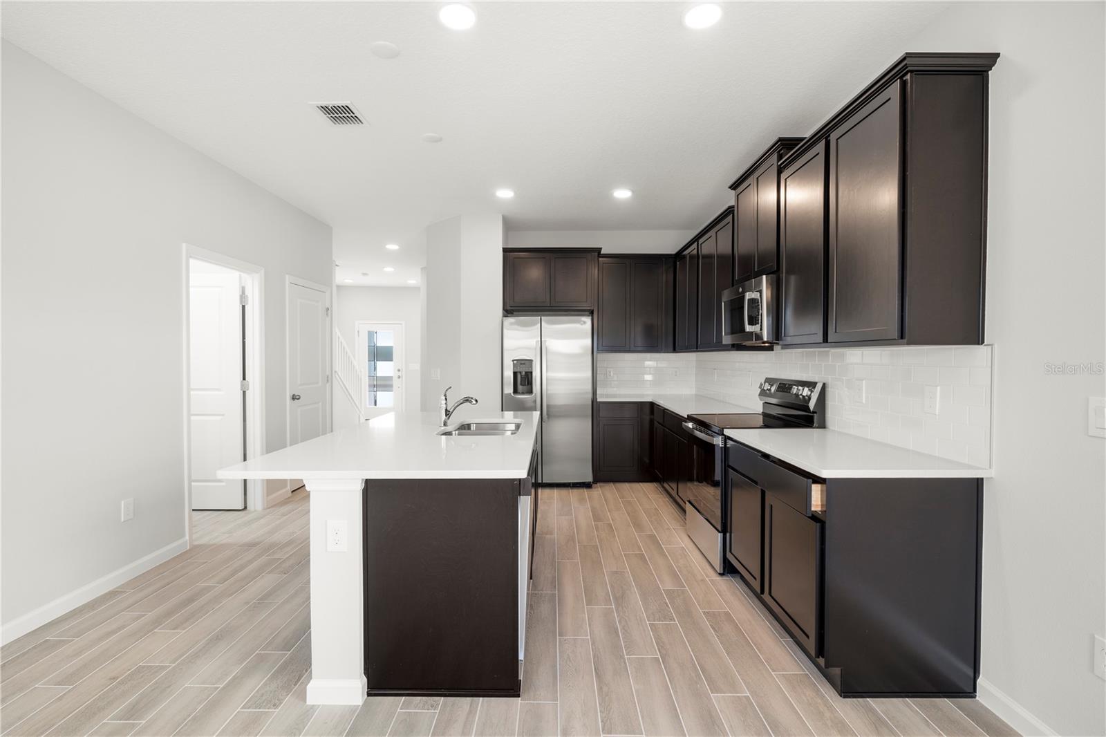 Image 6 of 28 For 9368 Bolshoi Alley