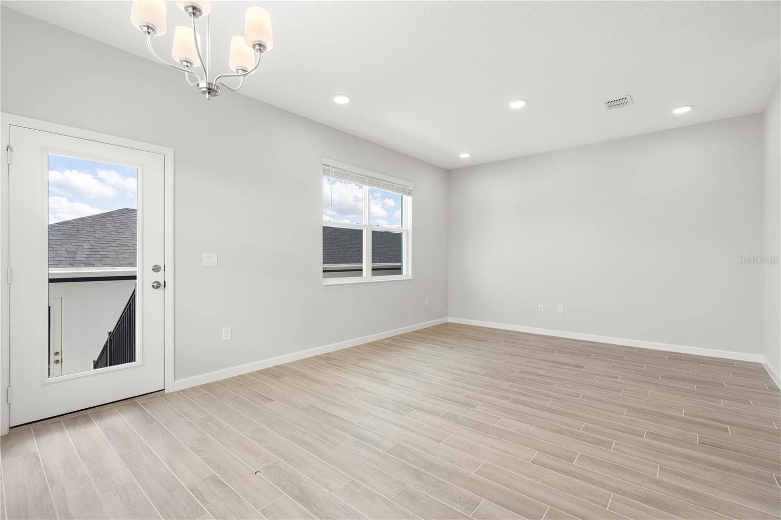 Image 8 of 28 For 9368 Bolshoi Alley