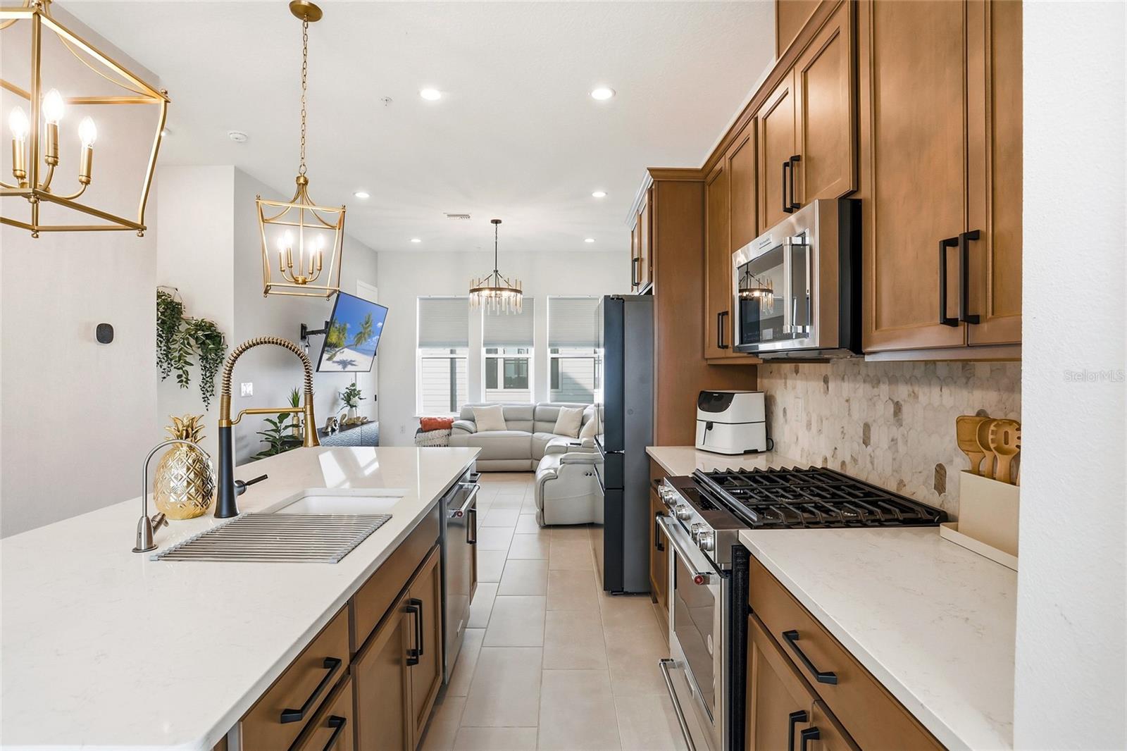 Image 12 of 40 For 2038 Packing District Way