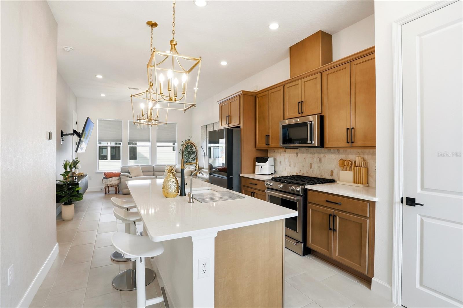 Image 13 of 40 For 2038 Packing District Way