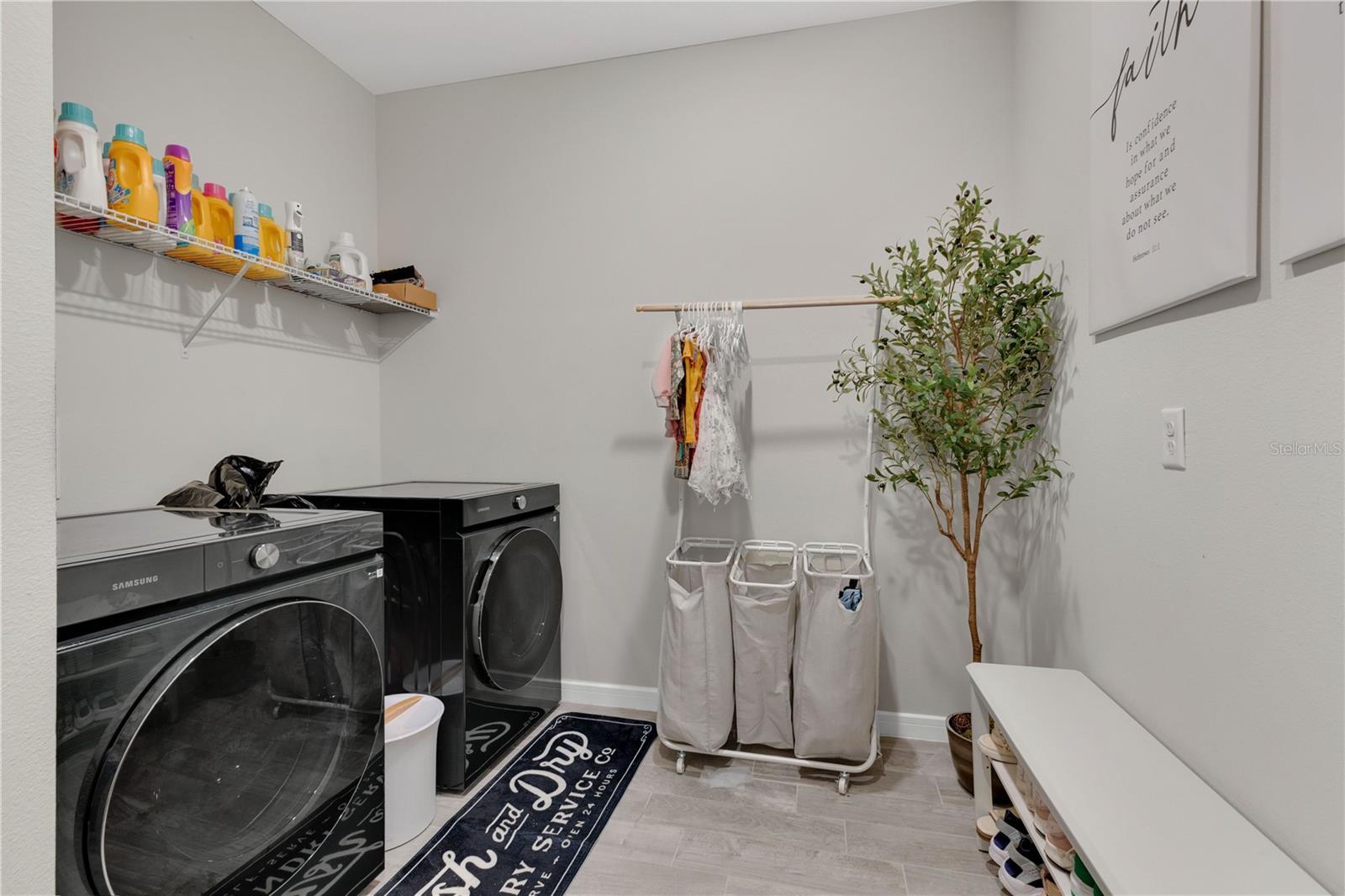 Image 20 of 33 For 5433 Log Grove Lane