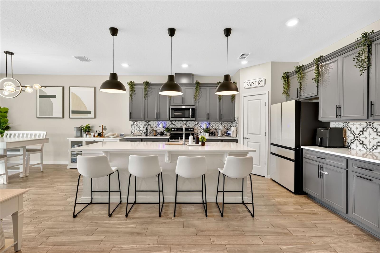 Image 6 of 33 For 5433 Log Grove Lane