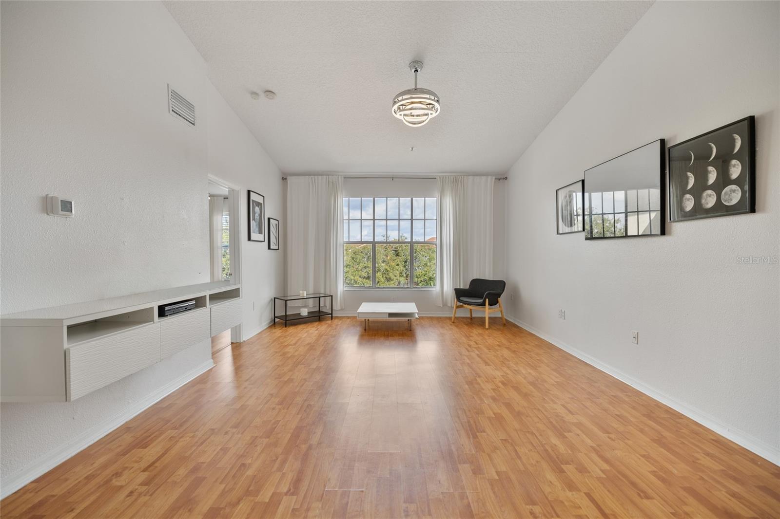 Image 10 of 23 For 5554 Metrowest Boulevard 30