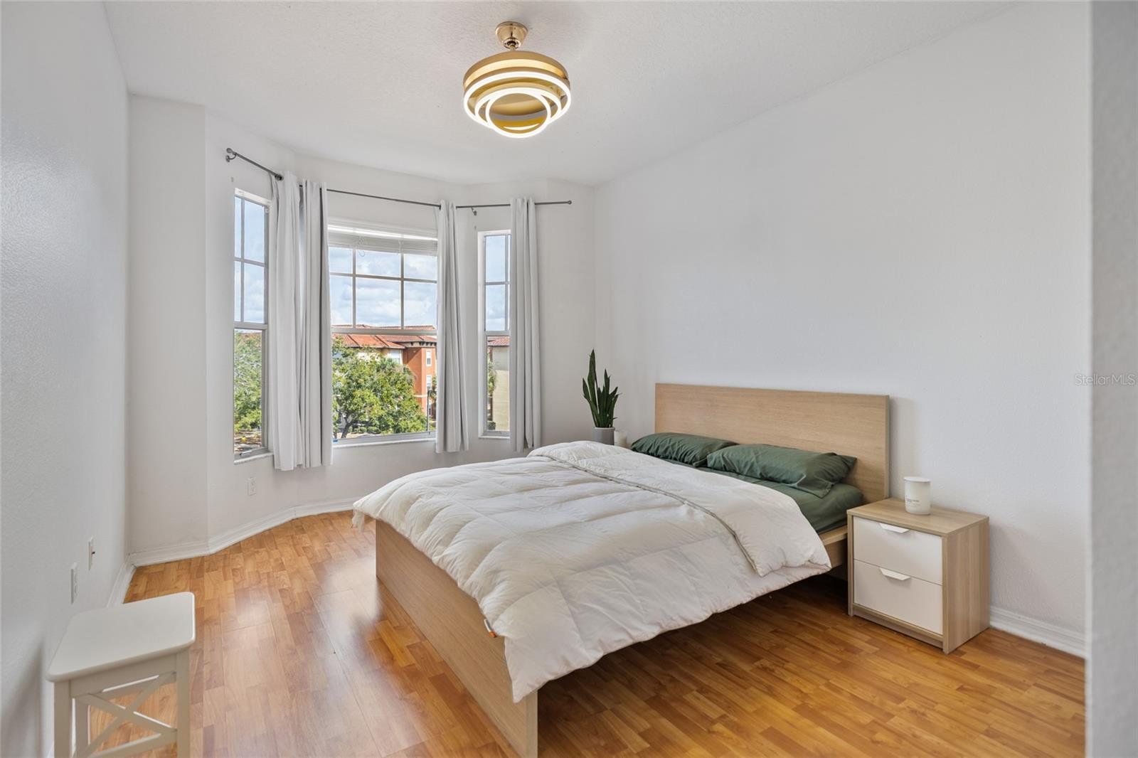 Image 11 of 23 For 5554 Metrowest Boulevard 30