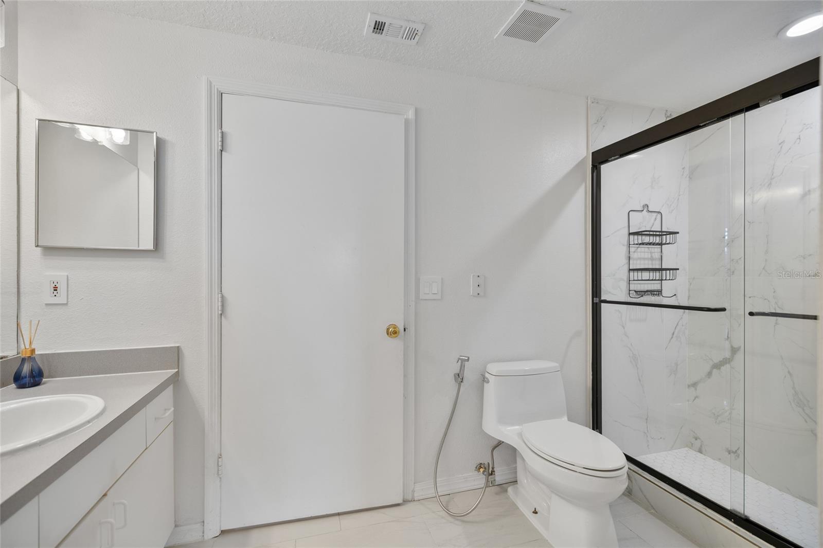 Image 17 of 23 For 5554 Metrowest Boulevard 30