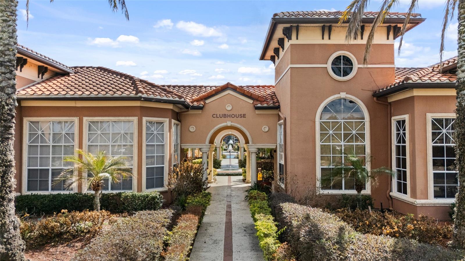 Image 20 of 23 For 5554 Metrowest Boulevard 30