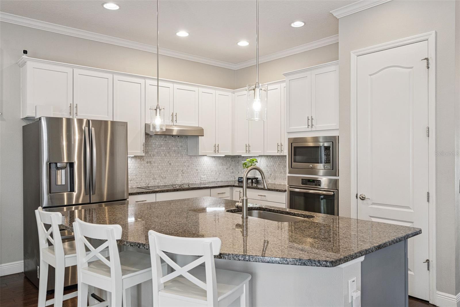 Image 24 of 82 For 1565 Castile Street