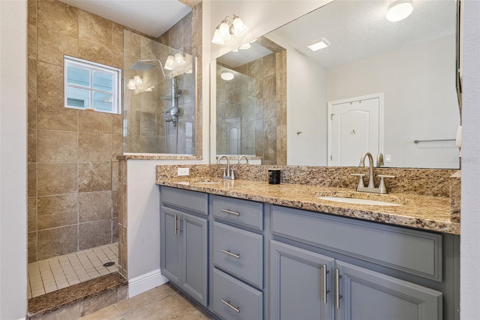 Image 33 of 82 For 1565 Castile Street