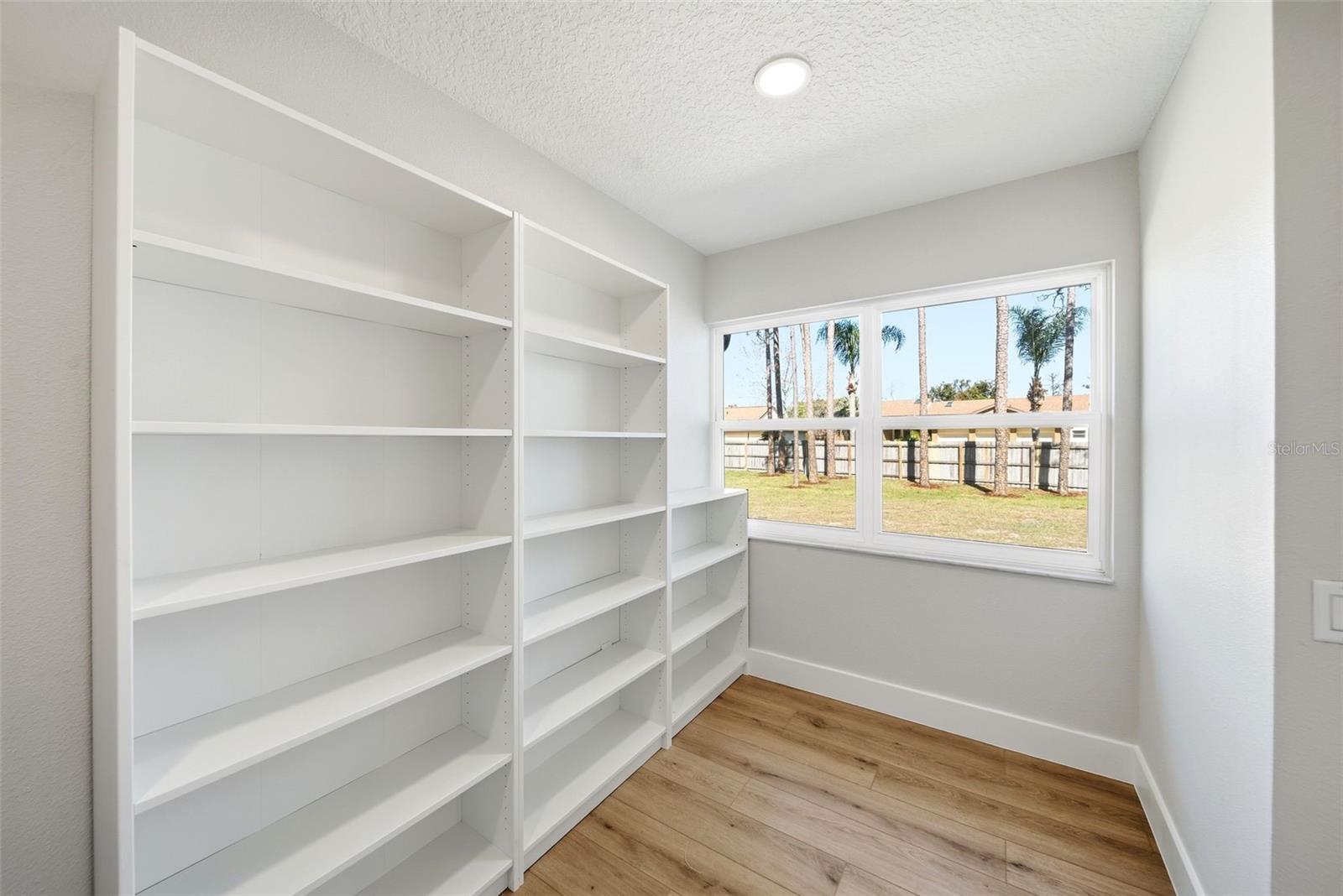 Image 13 of 33 For 7220 Moss Leaf Lane