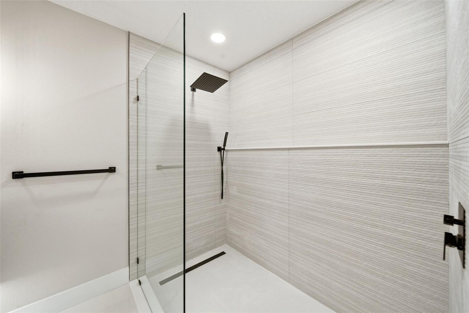 Image 17 of 33 For 7220 Moss Leaf Lane