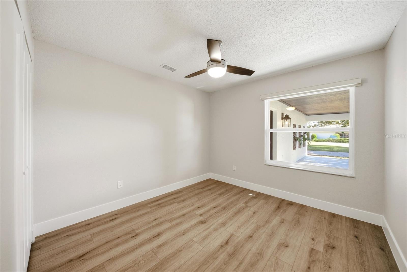 Image 26 of 33 For 7220 Moss Leaf Lane