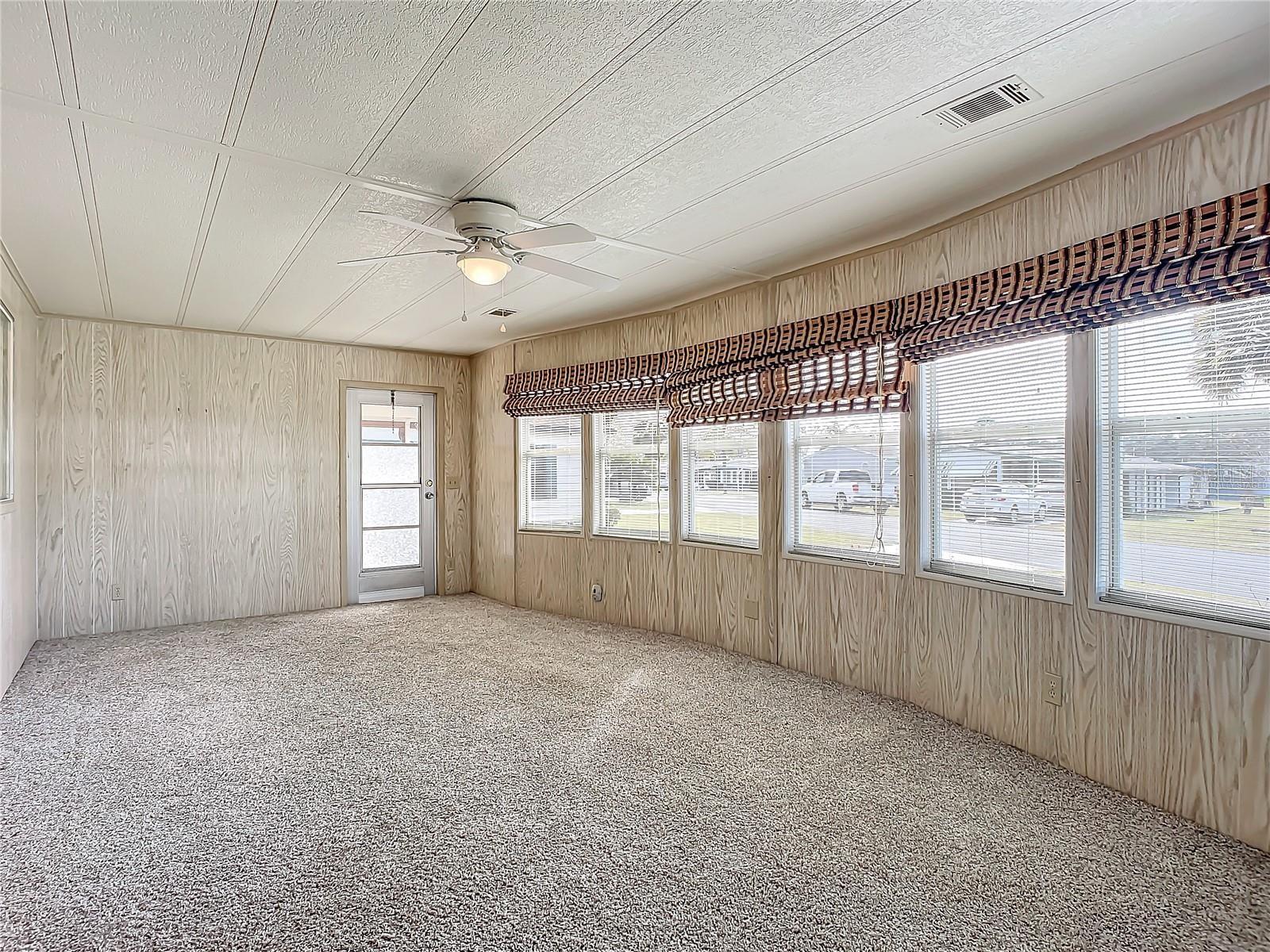 Image 11 of 27 For 807 Swallow Lane