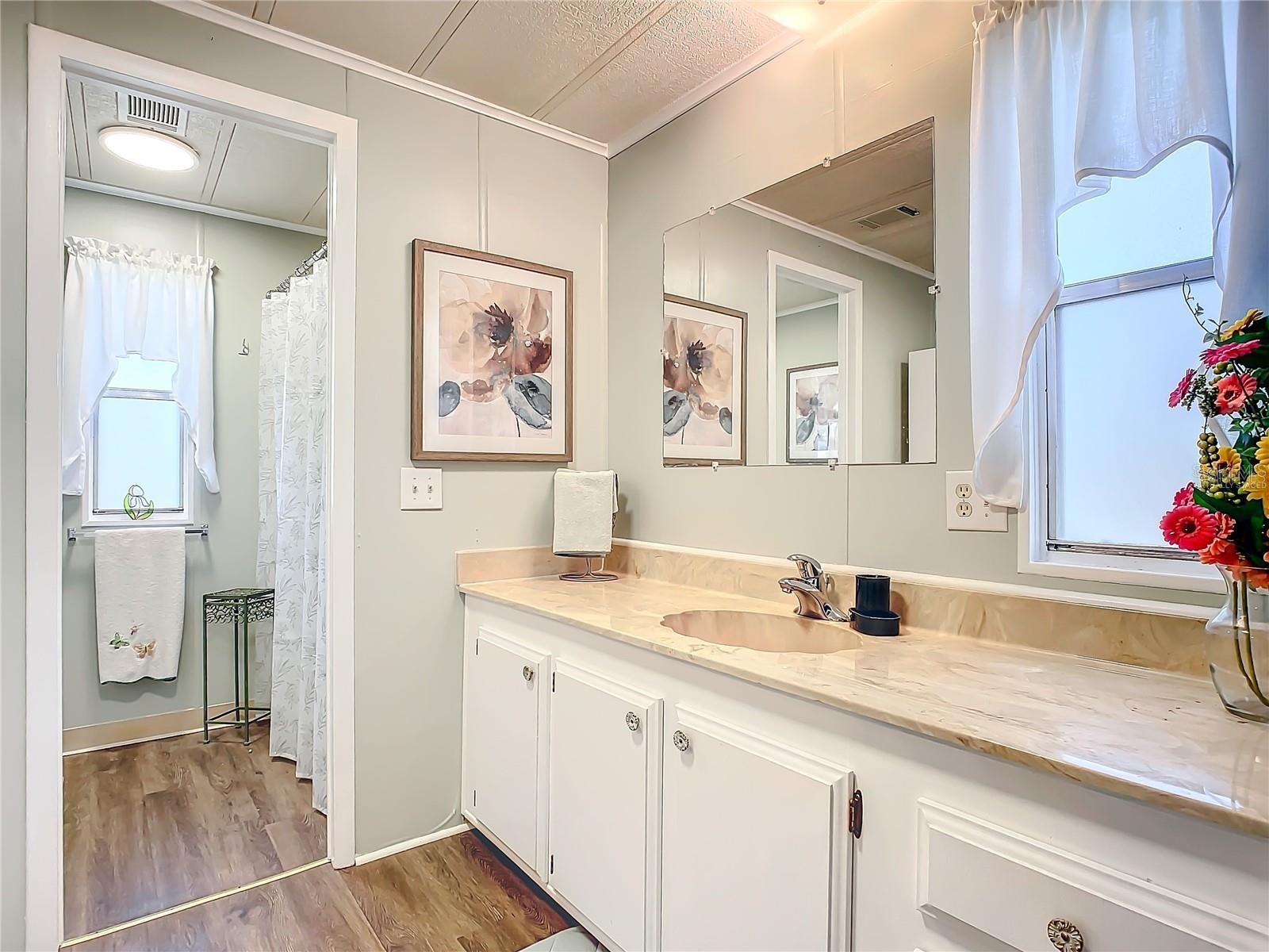 Image 14 of 27 For 807 Swallow Lane